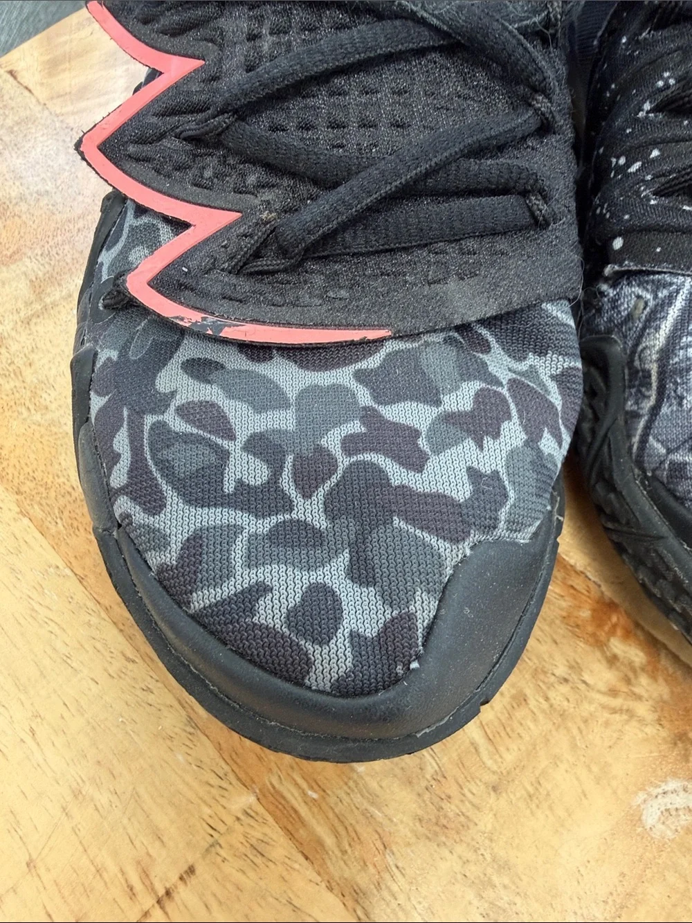 Nike Kyrie Hybrid S2 Iconic Style Basketball Shoes